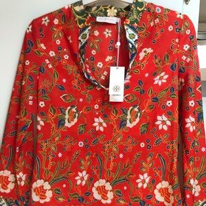 New with tags Tory Burch Tunic. Size 4.
